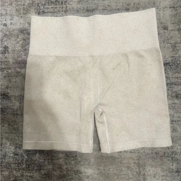 Gymshark Adapt Fleck Shorts 🥥 - Picture 3 of 4